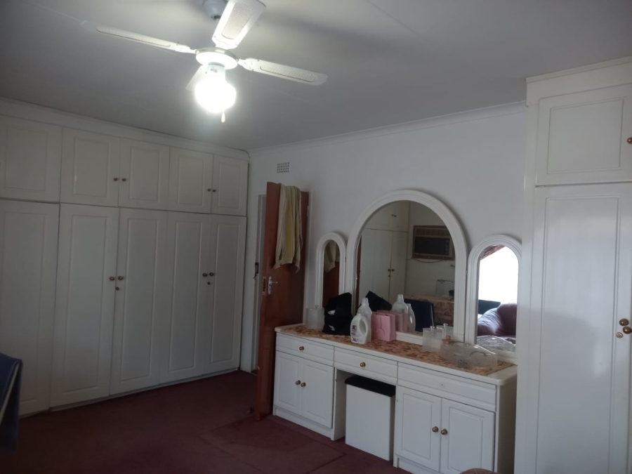 4 Bedroom Property for Sale in Manzil Park North West